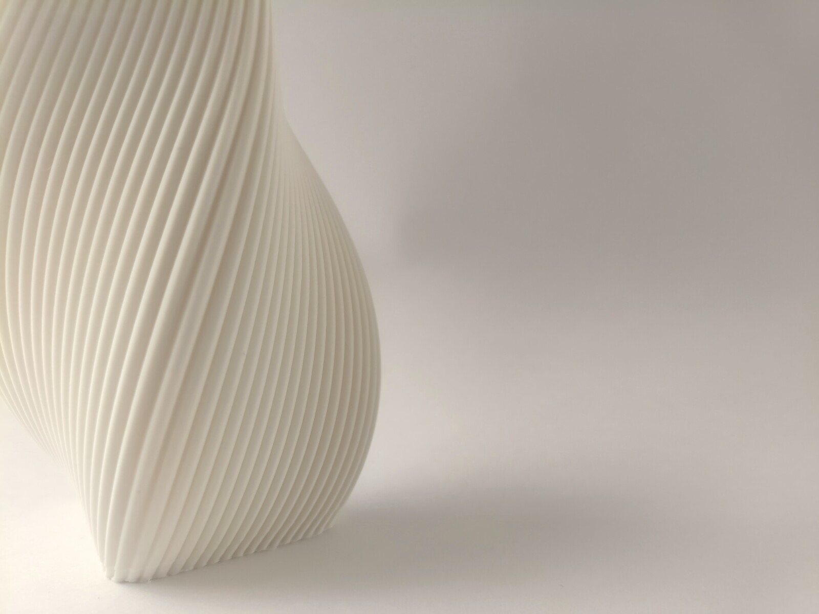 Vortex Vase Quartz White MACRO 2